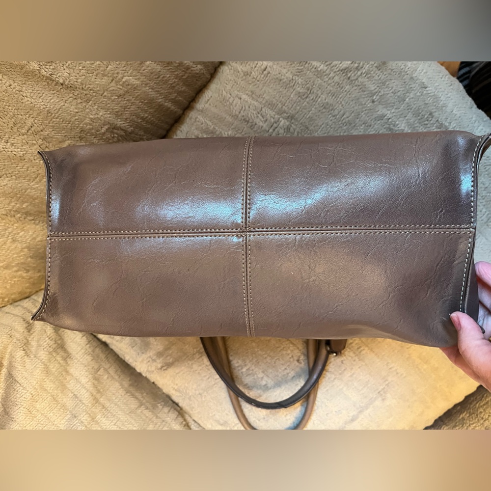 Elegant Liz Claiborne Taupe Shoulder Bag - Picture 6 of 12